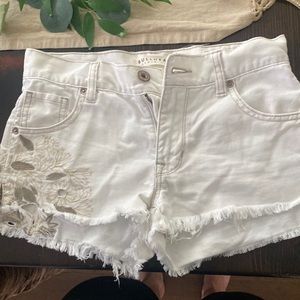 Bullhead denim cream jean slouchy shorts